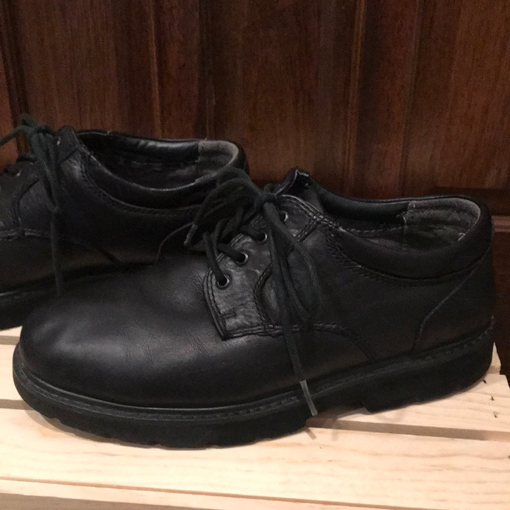 Men’s Bass dress shoes